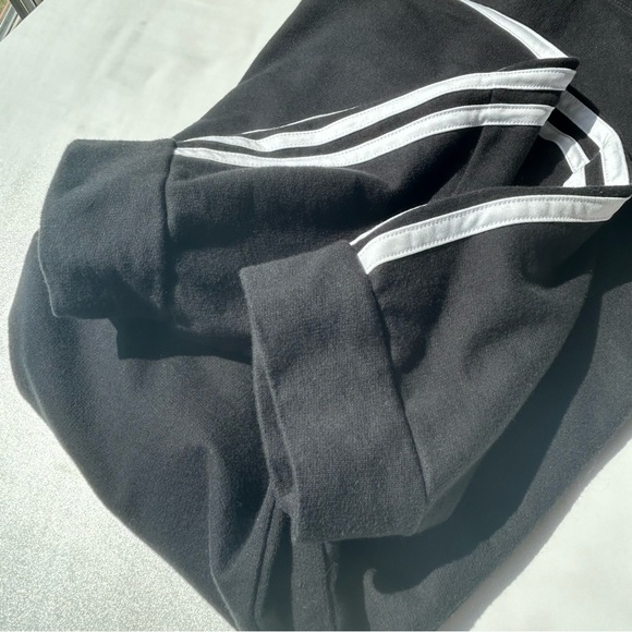 Adidas T Shirt Boys Size L/14 📏 P2P 18” - Picture 3 of 9